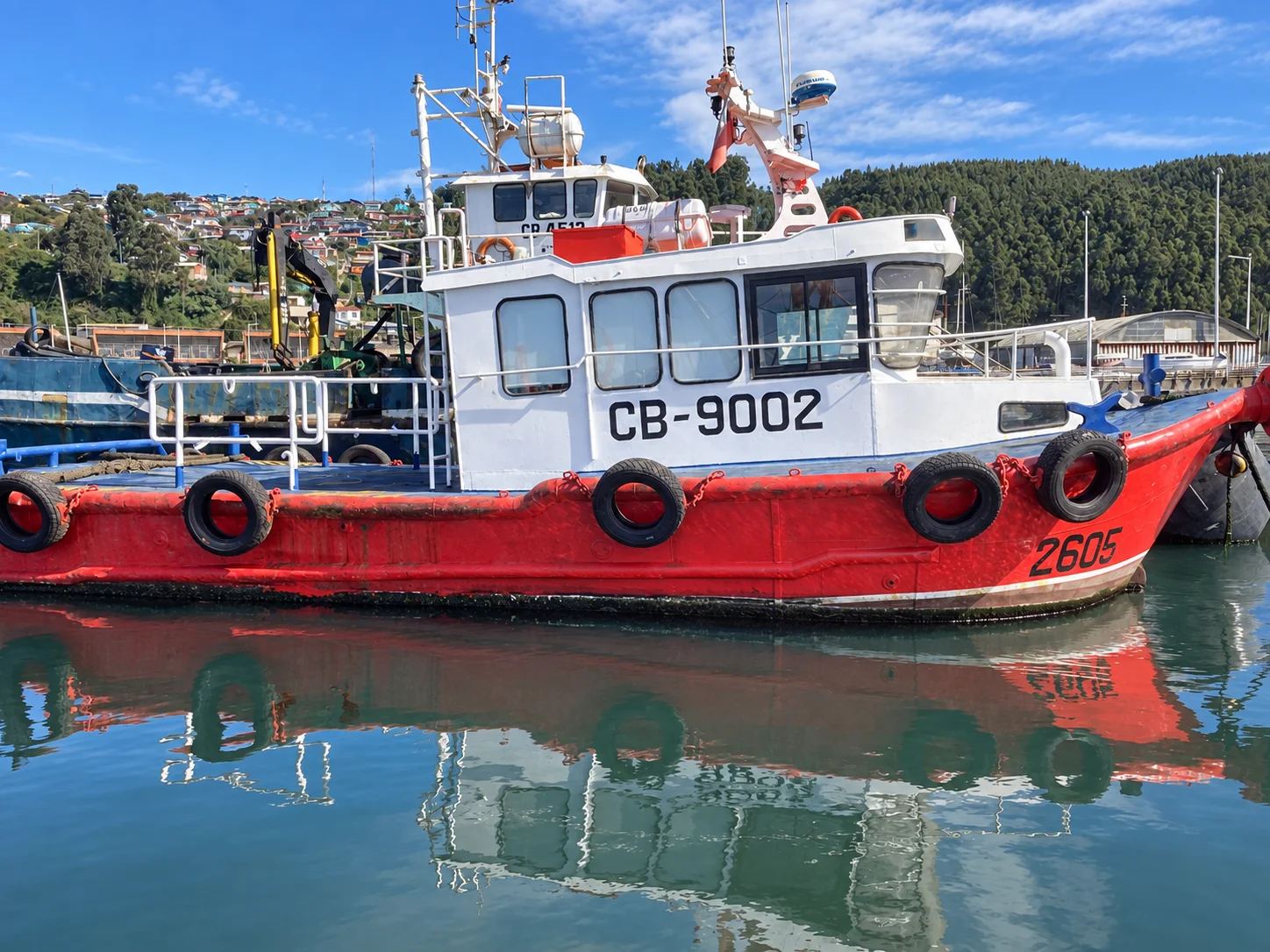 Embarcación de la flota WINSUR en el puerto de Talcahuano